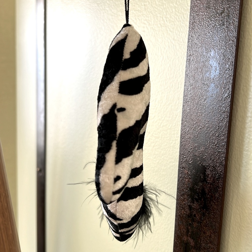 Zebra Print Shoe Hanging Decor - Picture 2 of 10